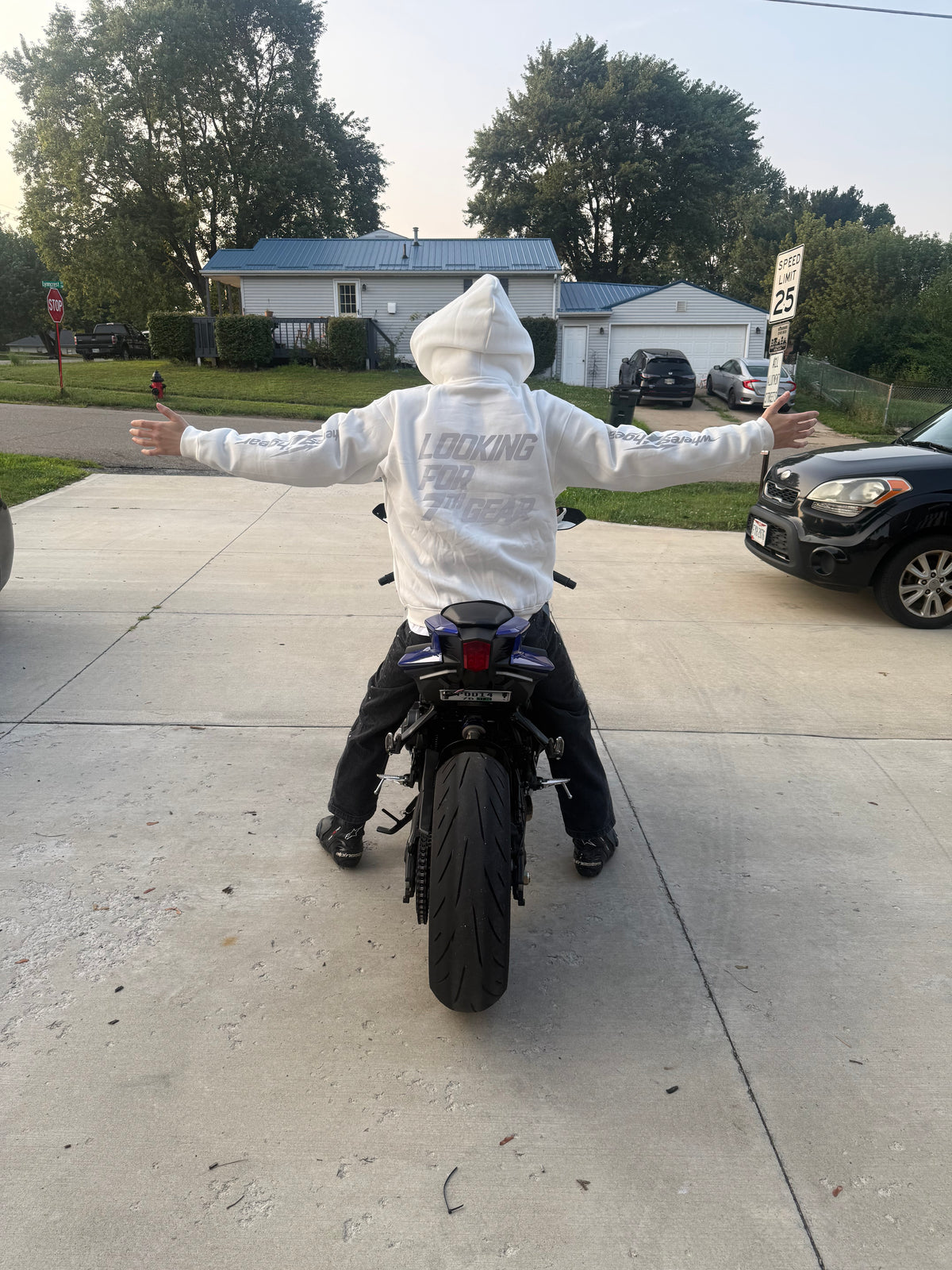 Looking for 7th gear - white